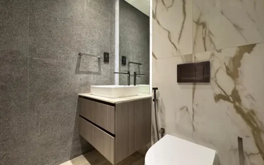 Studio Apartment Oxford Gardens | Arjan